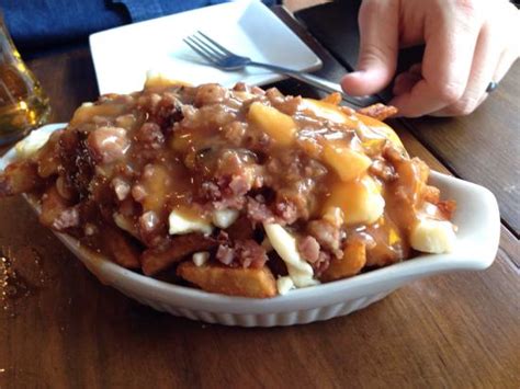 MONTREAL POUTINE - 181 Rue St. Paul Est, Ville-Marie - Restaurant ...