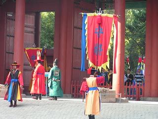 Royal Guard Changing Ceremony at Royal Palace (Deoksugung)… | Flickr