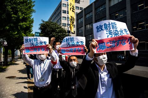 Japan harms global community by dumping nuclear waste into sea - Chinadaily.com.cn