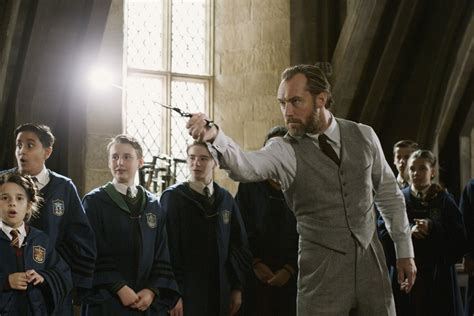 Jude Law Was Too Cool for Fantastic Beasts Wand School | Vanity Fair