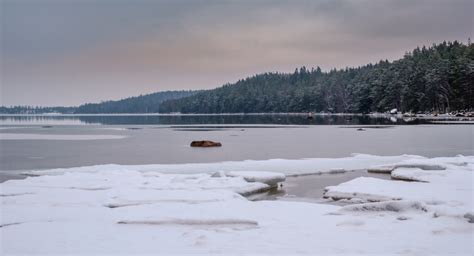 Cold spring weather could mean a late ice-out for Lake of the Woods ...