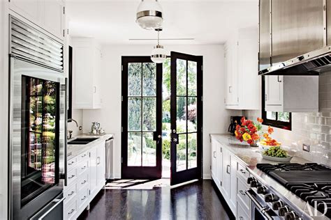 9 Beautiful Black-and-White Kitchens from the AD Archives | Architectural Digest