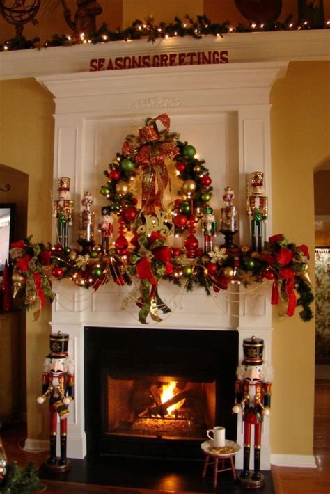 30+ Christmas Fireplace Decoration Ideas - The Xerxes