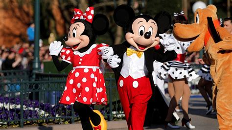 Disneyland changing how Mickey, Minnie will interact with park visitors ...