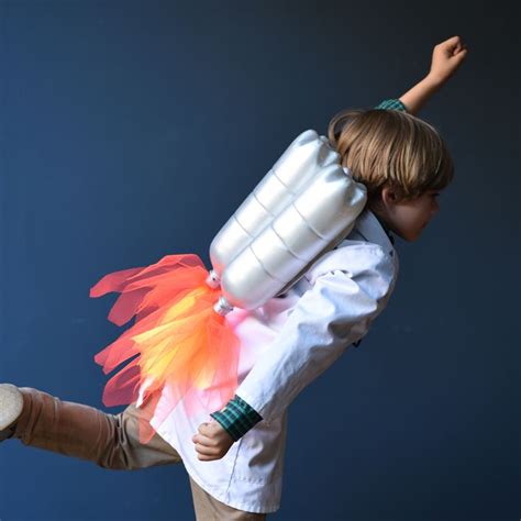 DIY SPACE COSTUME IDEAS – GET READY FOR BLAST OFF | Space costumes ...