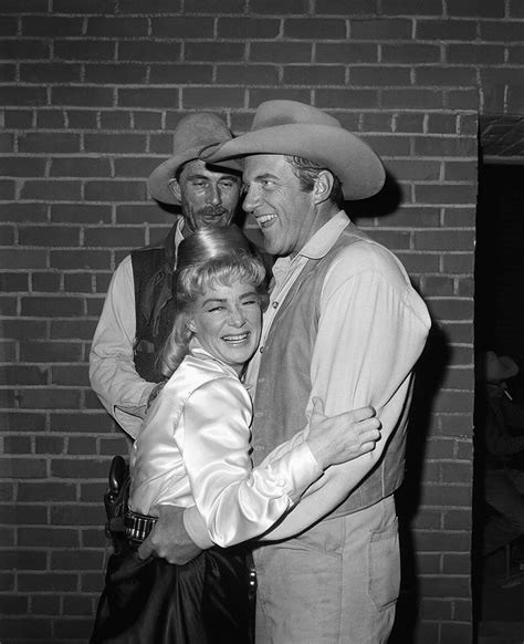 17 revealing behind-the-scenes-photos from Gunsmoke | Faroeste