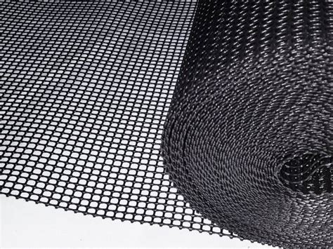 Extruded Plastic Mesh for Flight Pens and Bird Netting