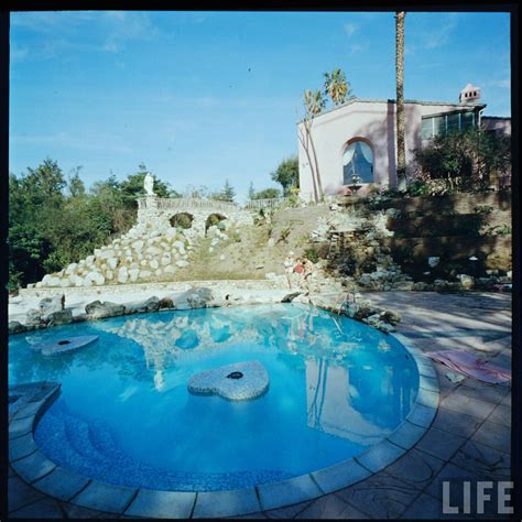 Take a Look Inside Jayne Mansfield's Splendor "Pink Palace" ~ Vintage Everyday