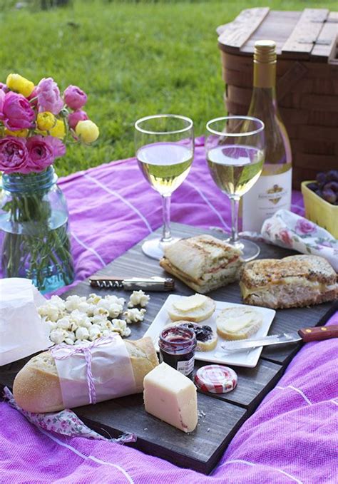 A DIY Folding Tray for Picnics | At Home In Love | Picnic, Picnic foods, Picnic food