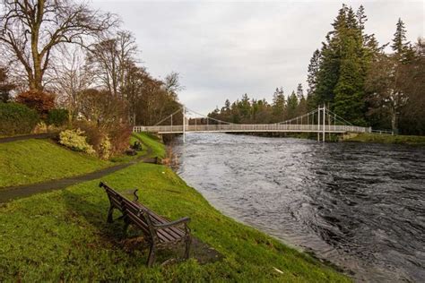 River Ness © valenta cc-by-sa/2.0 :: Geograph Britain and Ireland