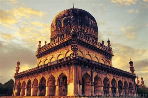 an old building with a dome in the middle and many arches around it ...