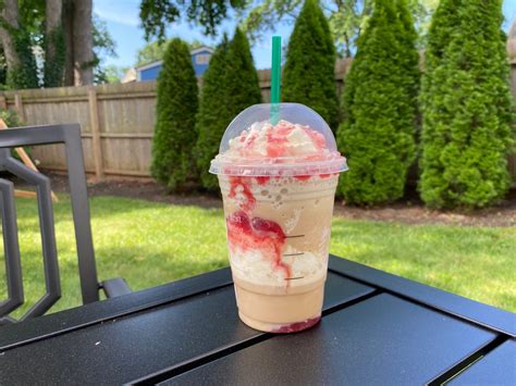 Starbucks Strawberry Funnel Cake Frappuccino Review - BCR