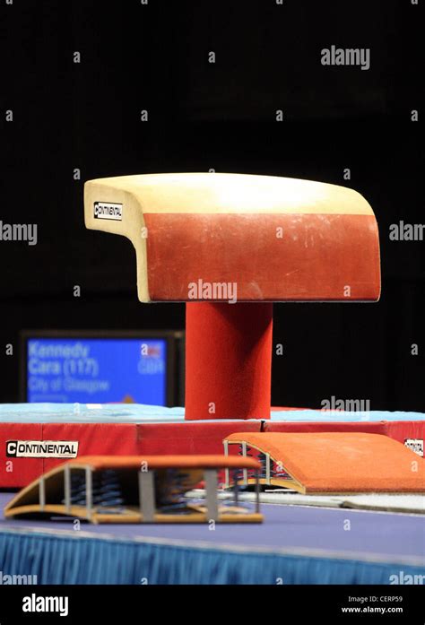 Gymnastics vault hi-res stock photography and images - Alamy