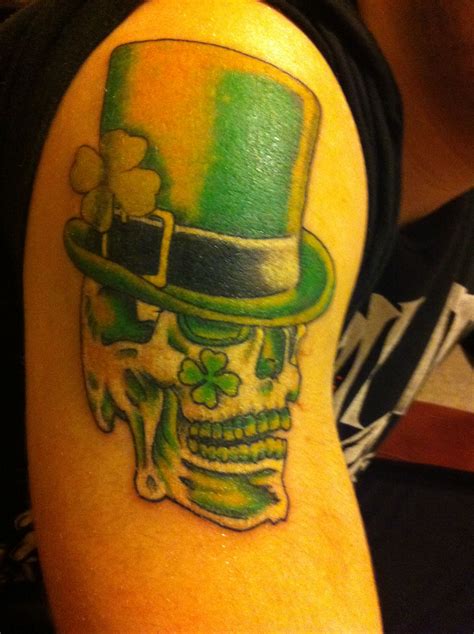 Irish tattoo Cool Arm Tattoos, Arm Tattoos For Guys, Cute Tattoos, Tatoos, Men Tattoos, Flag ...