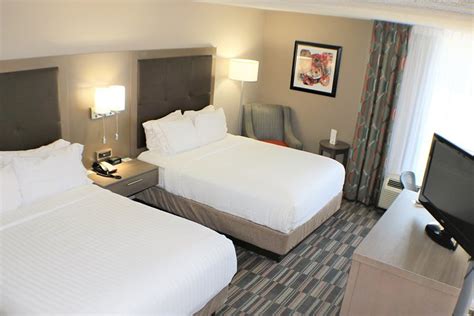 HOLIDAY INN EXPRESS WOODSTOCK-SHENANDOAH VALLEY, AN IHG HOTEL $114 ($̶1̶5̶2̶) - Updated 2023 ...