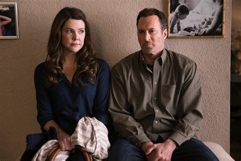 'Gilmore Girls': Why Lorelai and Luke Shouldn't Raise Rory's Baby