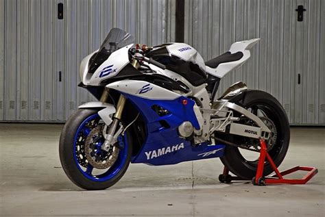 Custom Yamaha R6 by Paolo Tesio ~ GreenStylo