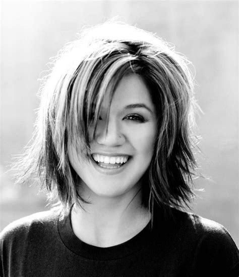 Hair ~ Medium, short haircut, bangs, Kelly Clarkson | Hair Kelly Clarkson Hair, Medium Hair ...