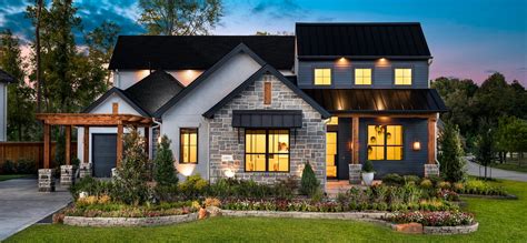 24 Trendy Modern Farmhouse Exterior Styles | Build Beautiful