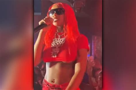 Sexyy Red Mad After Money Gets Thrown At Her During Performance | 97.7 ...