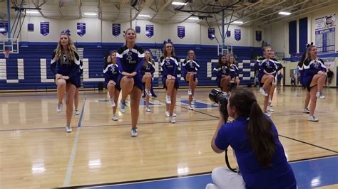 Cheerleaders Homecoming Dance Routine - YouTube