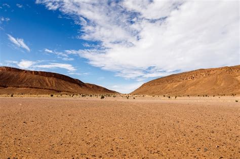 Premium Photo | Sahara desert, morocco