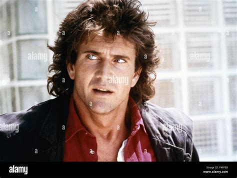 Lethal weapon mel gibson 1987 hi-res stock photography and images - Alamy