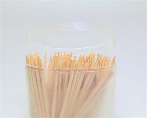 Bamboo toothpicks textures. Bamboo toothpicks isolated on white background 22753150 Stock Photo ...