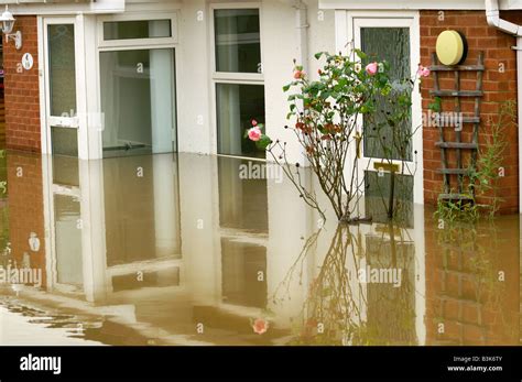 flooded houses in Evesham Worcestershire. 2007 flood Stock Photo - Alamy