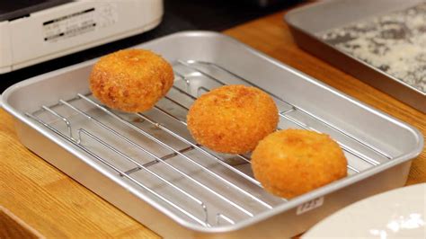 Crab Cream Korokke Recipe (Japanese-style Deep-Fried Croquettes Filled with White Sauce and ...