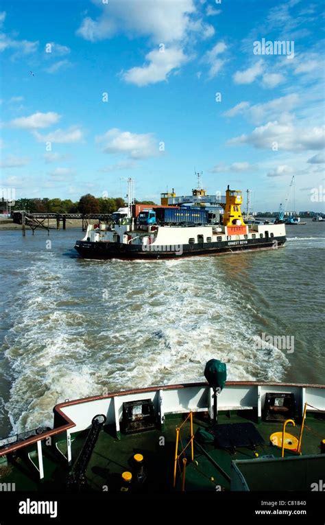 Woolwich Ferry taken from the other Woolwich Ferry Stock Photo - Alamy