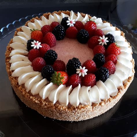 Berry Chantilly Cake, Baking And Pastry, Tutti Frutti, Something Sweet ...