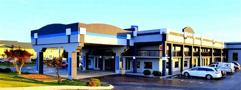 Hotels in Clarksville TN | Gateway Inn and Suites | Clarksville ...