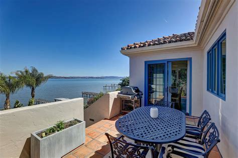 Photo 4 of 13 in A Waterfront Home With a Private Dock Asks $6.38M in ...