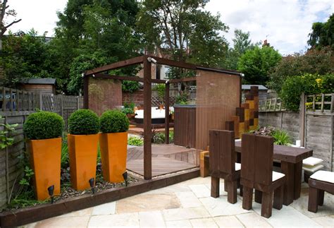 Big garden ideas, Small garden design space? - Creating the illusion of space in your plot ...
