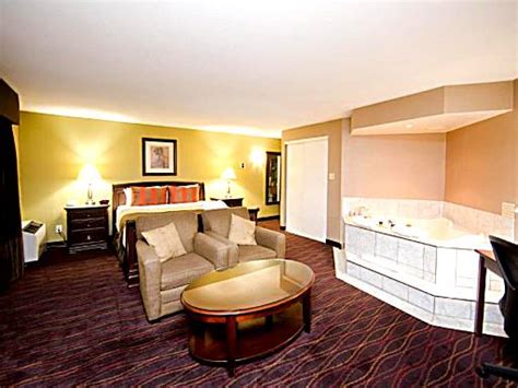 8 Hotel Rooms with Jacuzzi in Ottawa - Anna's Guide 2021