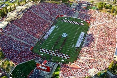 College Football: 10 Smaller College Football Stadiums That Pack a Big ...