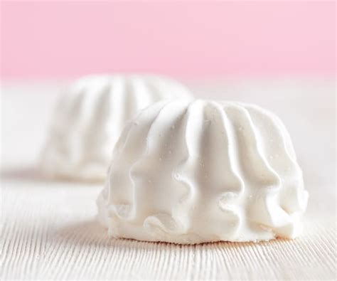 Delicious Wilton Buttercream Recipe with Meringue Powder