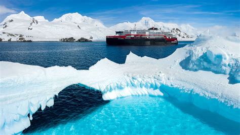 Hurtigruten Expeditions Returns to Antarctica | Luxe Beat Magazine