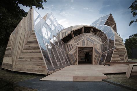 Poised For A Comeback? Danish Architects Reinvent The Geodesic Dome | Geodesic dome homes, Dome ...