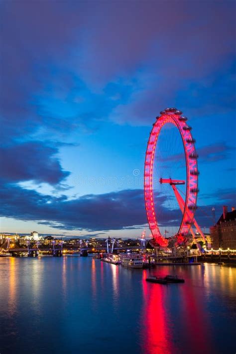 Thames River and London Eye at Night Editorial Image - Image of skyline, tourism: 58537655