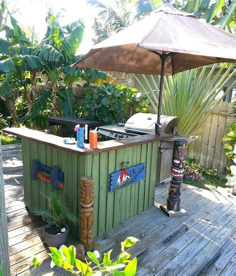 Pallet Tiki Bar • Pallet Ideas • 1001 Pallets