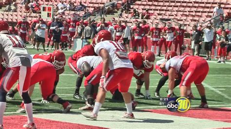 Fresno State Football plays 2016 Spring Showcase - ABC30 Fresno