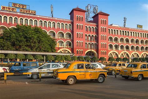 Howrah Junction Station Guide: Toilets, Facilities, Left Luggage