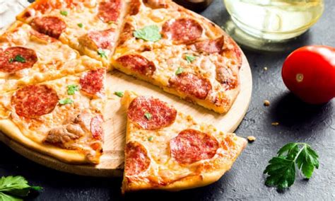 15 Most Popular Pizza Toppings In the USA