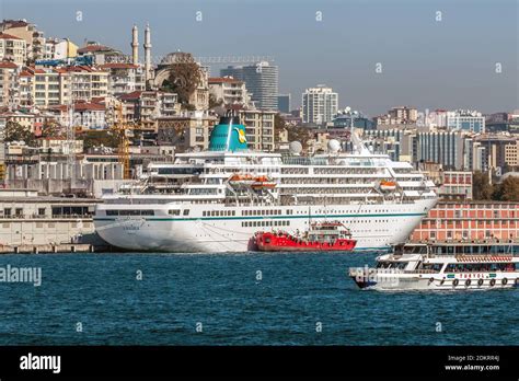 Cruise ship in Istanbul Port Stock Photo - Alamy