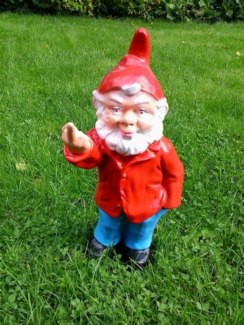 Who's a naughty garden gnome then?! | Momfever