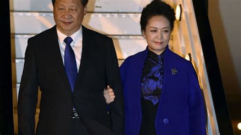 Xi Jinping's Wife Peng Liyuan Hosts Banquet for International Dignitaries