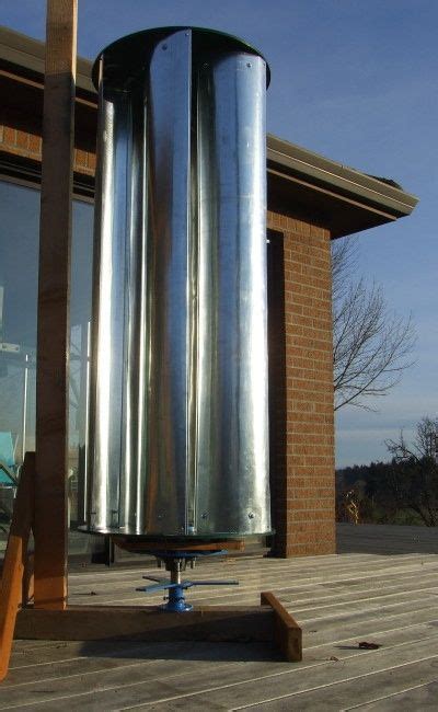 Eolico domestico: come realizzare in casa una turbina fai-da-te | Diy wind turbine, Vertical ...