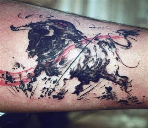 Spanish Bull | Tatuajes chiquitos, Toro tatuaje, Tatuajes de tauro